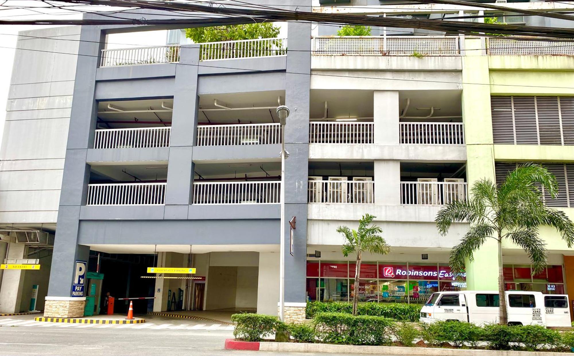 Frost At Manhattan Heights Towerb Manila Exterior foto